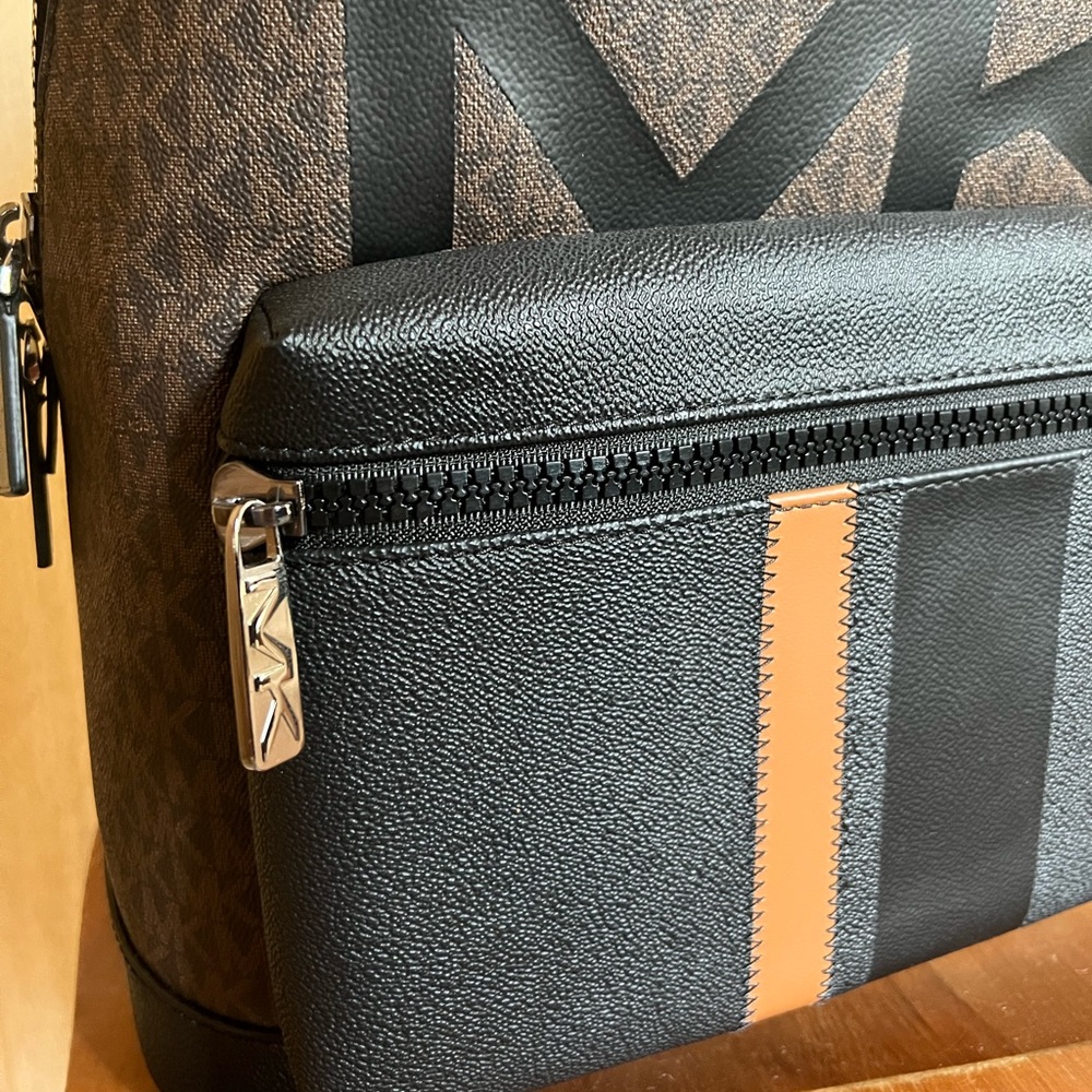 Michael Kors backpack - Picture 3 of 8